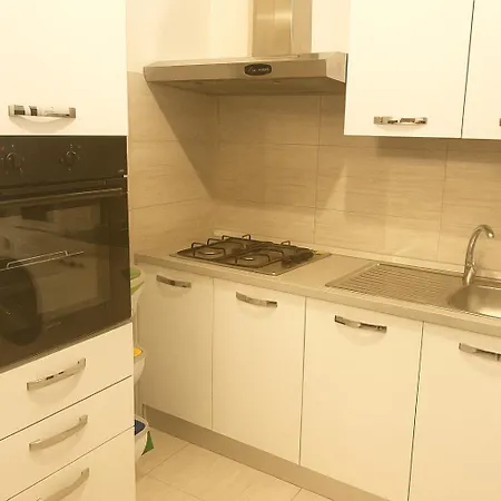 Queen Nadia דירה *