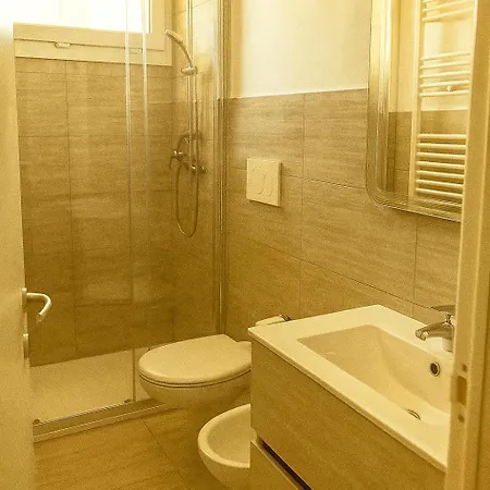 Queen Nadia דירה