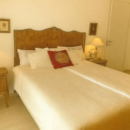 Queen Nadia Apartman *